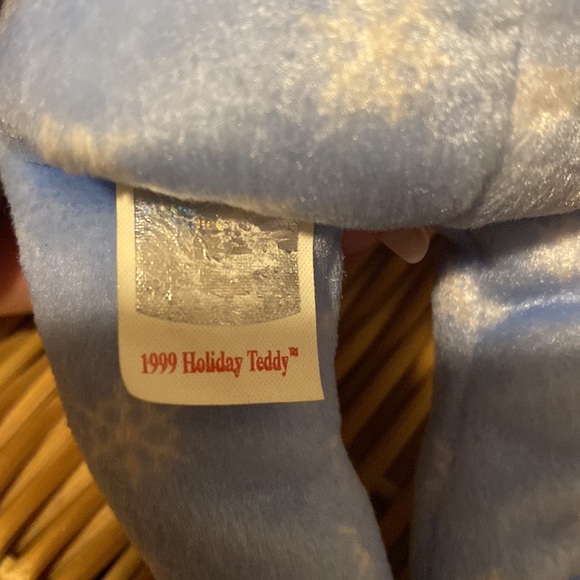 Ty beanie baby “holiday teddy” 1999 retired - Picture 4 of 4